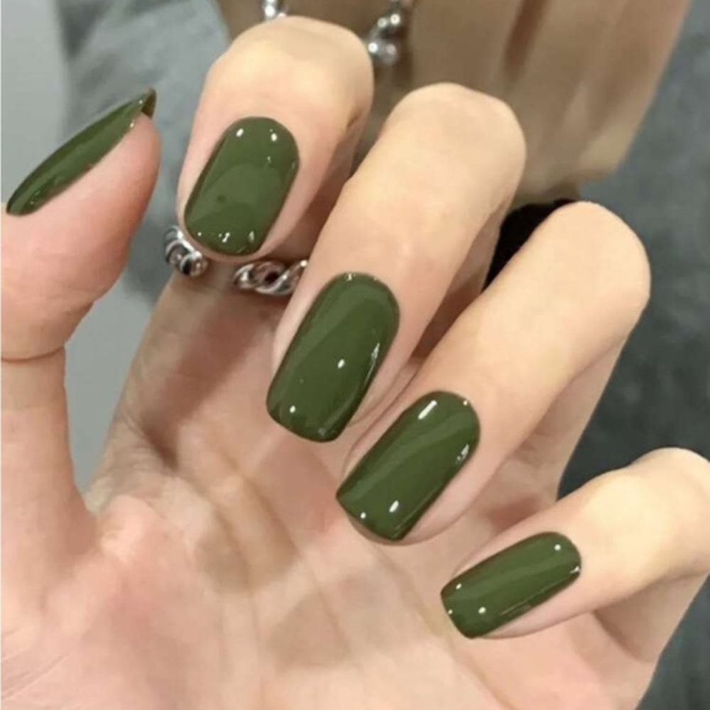 Green Press-On Nails